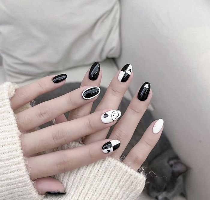 Cute nail designs for her to choose from