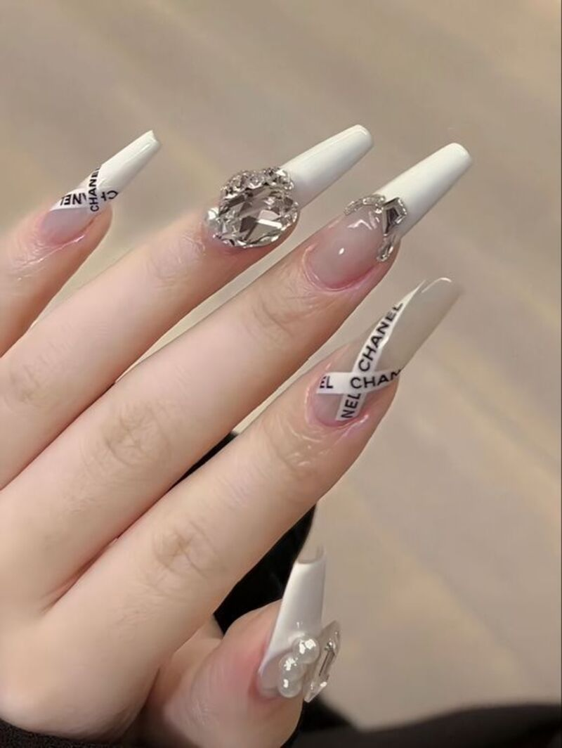 Elegant chanel-inspired nail designs — design 35
