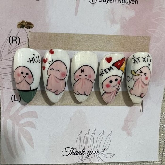 Cartoon nails highlight cute and dynamic looks